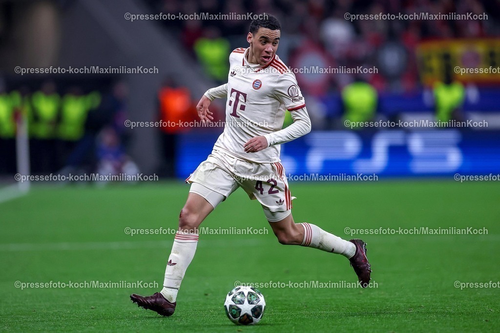 UCL11032502488 | 11.03.2025, Fußball, UEFA Champions League, Bayer 04 Leverkusen - FC Bayern München, Achtelfinale Rückspiel, BayArena, Saison 2024 2025: Jamal Musiala (FC Bayern #42)DFB regulations prohibit any use of photographs as image sequences and or quasi-video.