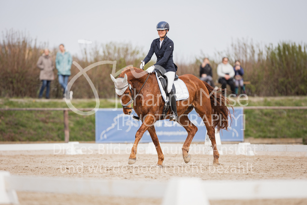 230410_Frühlingsfest_A-Dressur-453 | Deine schönsten Turniermomente als professionelle Fotos! Entdecke hochwertige Pferdesport-Fotografie im Online-Shop. Jetzt Fotos finden & bestellen!