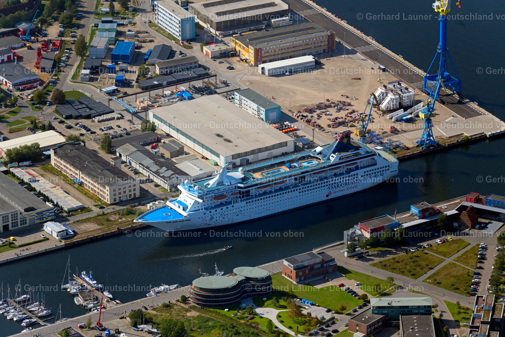 4062188 | WISMAR 08.09.2021 Kreuzfahrt- Passagier- und Fahrgast- Schiff " Libra " und heutiges Wohnschiff im Hafen in Wismar an der Ostseeküste im Bundesland Mecklenburg-Vorpommern, Deutschland. Weiterführende Informationen bei: Meyer Turku,  NCL (Bahamas) Ltd.. // Cruise passenger and passenger ship " Libra " and today's residential ship in the port of Wismar on the Baltic Sea coast in the state Mecklenburg-West Pomerania, Germany. Further information at: Meyer Turku,  NCL (Bahamas) Ltd.. Foto: Gerhard Launer