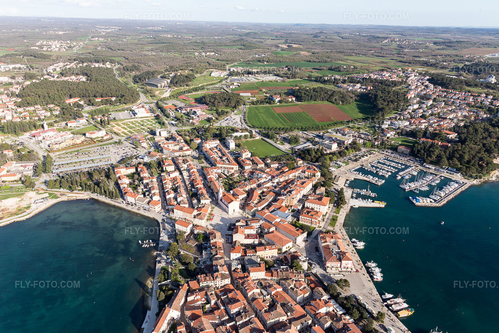 Aerial view: View of the town in Poreč in the state Gespanschaft Istrien, Croatia.Photo: IMG_106057.jpg taken on 04/13/2018 by Werner Riehm/FLY-FOTO.comResolution of the original: 5472 x 3648 px