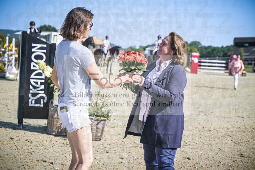 DOS_0103 | Entdecke hochwertige Reitturnierfotos von Foto Oger. Professionell, emotional und authentisch – jetzt Lieblingsmomente im Shop bestellen.Deutschlandweite Turnierfotografie. - Realisiert mit Pictrs.com
