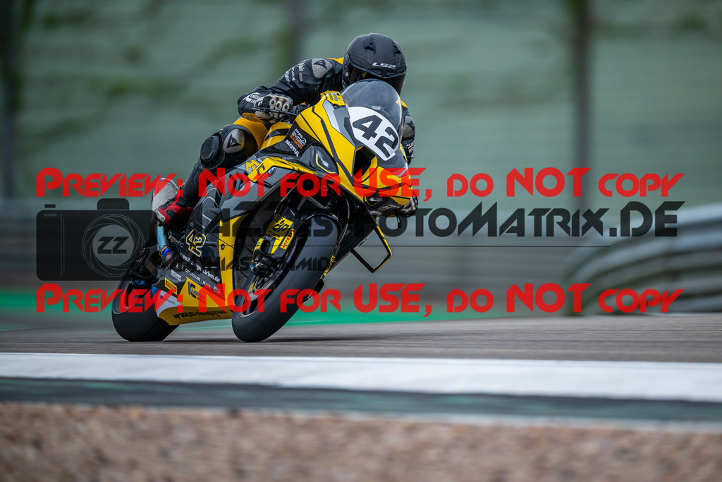 MaZZes_FotoMatrix_240503_6007705_3648 | STK1000