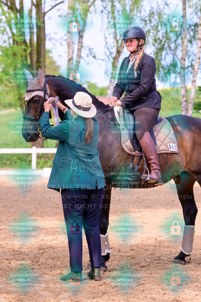03052026-Giesenbach-0405-Siegerehrung-0075 | Fokus Hufschlag Fotografie - Realisiert mit Pictrs.com