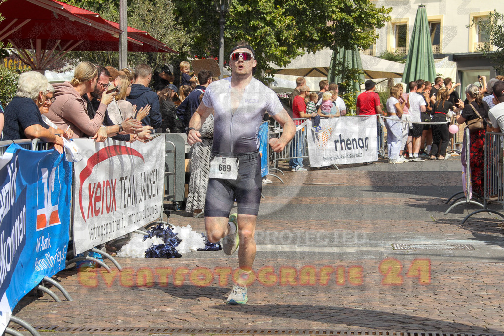 250824_1455_EV4_2349 | Sportfotografie im Rhein-Sieg Kreis, Köln, Bonn, NRW, Rheinland Pfalz, Hessen, etc. Unser Tätigkeitsfeld umfasst den Laufsport vom Volkslauf über den Marathon, Duathlon, Triathon bis zum Ultralauf wie Kölnpfad Ultra oder Schindertrail.