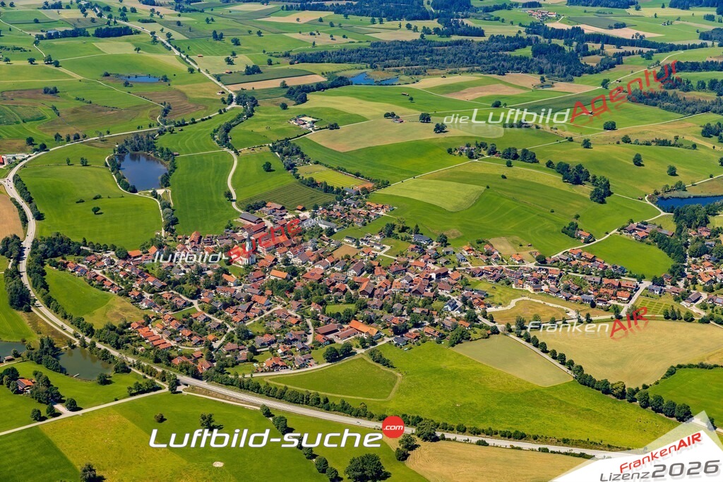 Luftaufnahme der Stadt Habach - Die Luftaufnahme wurde 2025 vom UL-Flugzeug heraus erstellt ( keine Drohne ) - Hochauflösende Luftaufnahme - für professionelle Ausdrucke geeignet. Die Geschenkidee !Mit Lizenz und Bildrechte bestellbar