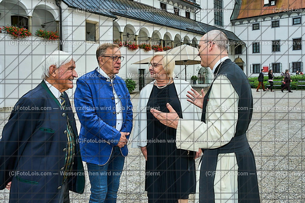 ALP0060_XXXIX_Chopin-Festival_Hildebrand-Szelag-MankaSzulik-Maurer | (C)FotoLois.com, Alois Spandl, XXXIX. internationales CHOPIN-Festival in der Kartause Gaming, Eröffnung des Festivals mit Einmarsch der Goldhaubengruppe Lackenhof mit der Musikkapelle Gaming sowie den Ehrengästen und Eröffnungsansprachen in der Barockbibliothek, Fr 4. August 2023.