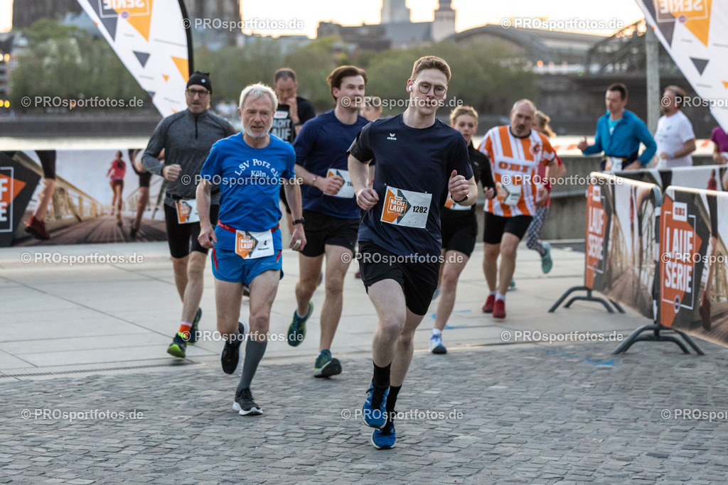 16. OBI Nachtlauf des ASV Koeln; Koeln, 17.05.23 | Impressionen vom 16. OBI Nachtlauf des ASV Koeln am 17.05.23 an Rheinpromenade und Tanzbrunnen in Koeln (Deutschland). Foto: BEAUTIFUL SPORTS/Ulrich Fassbender