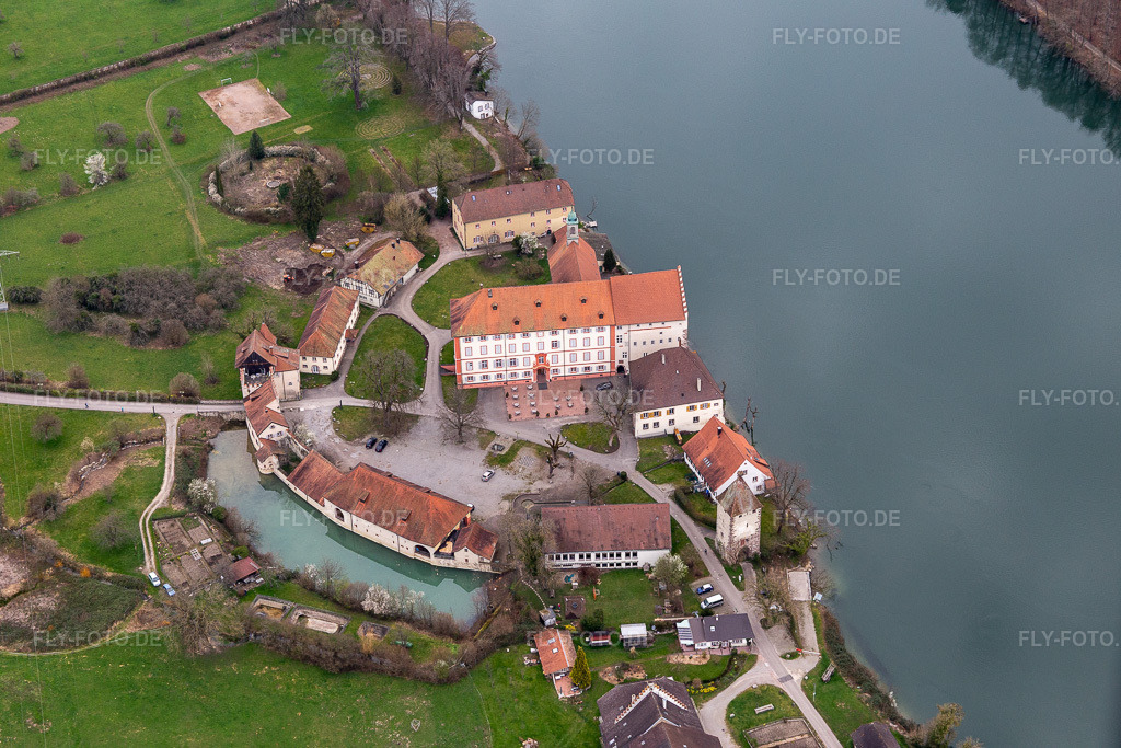Luftbild: Schloss Beuggen im Ortsteil Beuggen in Rheinfelden im Bundesland Baden-Württemberg in Deutschland. Foto: IMG_120112.jpg vom 17.03.2020 durch Werner Riehm/FLY-FOTO.de