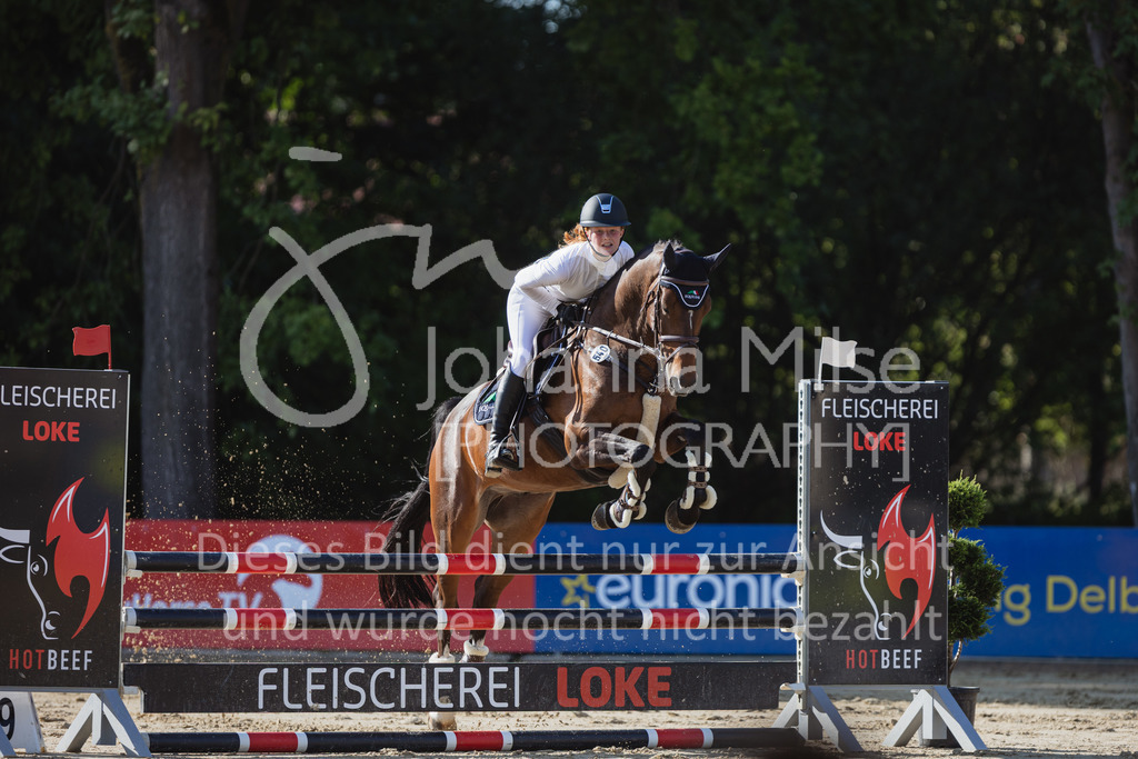 220824_Delbrueck_Stil-A1-300 | Deine schönsten Turniermomente als professionelle Fotos! Entdecke hochwertige Pferdesport-Fotografie im Online-Shop. Jetzt Fotos finden & bestellen!