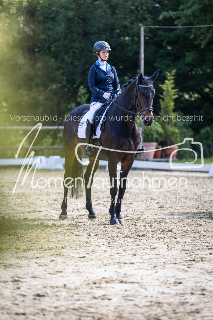 Donop24-A2-Dre-001 | MomenTaufnahmen Pferdesportfotos