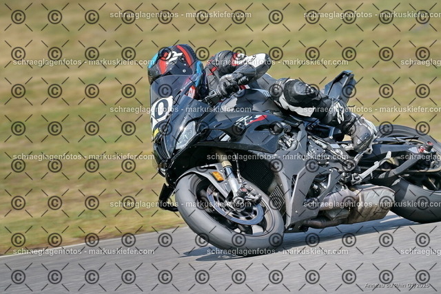 25bt04-1719 | markuskiefer.com - Realisiert mit Pictrs.com