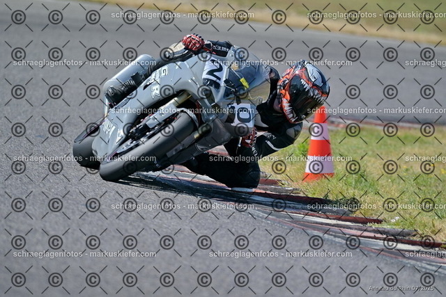 25bt04-0280 | markuskiefer.com - Realisiert mit Pictrs.com