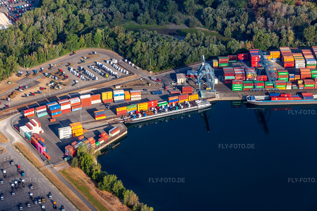 Luftbild: Contargo Wörth-Karlsruhe GmbH im Containerhafen im Ortsteil Maximiliansau in Wörth im Bundesland Rheinland-Pfalz in Deutschland. Foto: IMG_134200.jpg vom 26.08.2022 durch Werner Riehm/FLY-FOTO.deIhr Container-Hinterlandlogistik-Netzwerk in Europa | Contargo