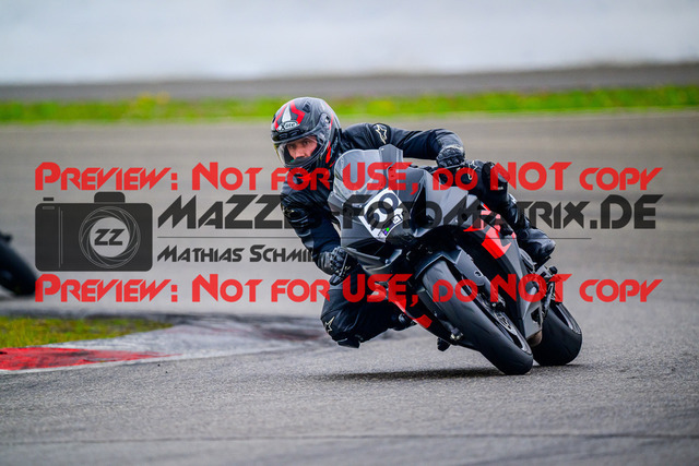 MaZZes_FotoMatrix_240717_6007705_1806 | WEISS