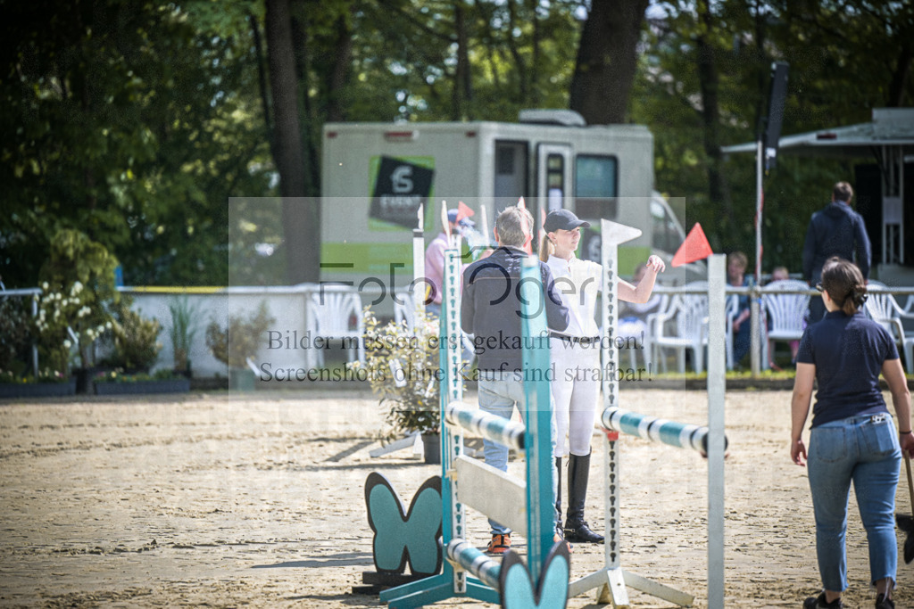DOS_0186 | Entdecke hochwertige Reitturnierfotos von Foto Oger. Professionell, emotional und authentisch – jetzt Lieblingsmomente im Shop bestellen.Deutschlandweite Turnierfotografie. - Realisiert mit Pictrs.com