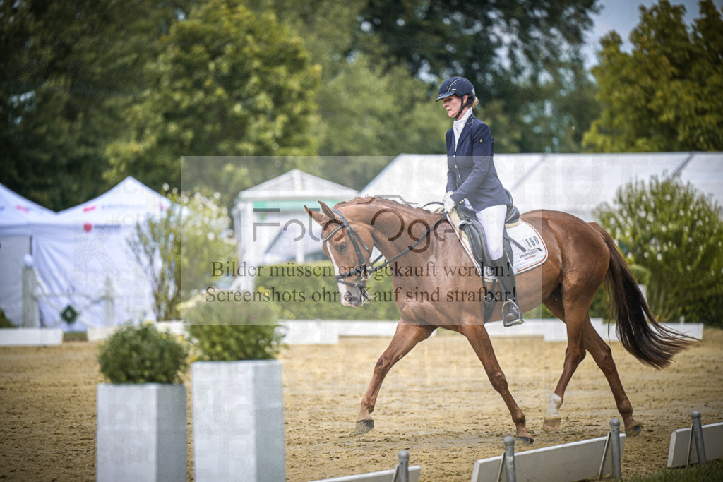 DOS_2570 | Entdecke hochwertige Reitturnierfotos von Foto Oger. Professionell, emotional und authentisch – jetzt Lieblingsmomente im Shop bestellen.Deutschlandweite Turnierfotografie. - Realisiert mit Pictrs.com