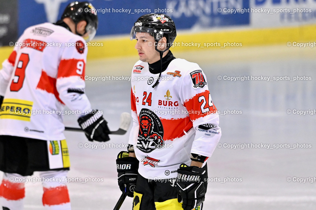 ESC SPARKASSE STEINDORF vs. EV ZELTWEG MURTAL LIONS | #24 Grüneis Michael EV ZELTWEG MURTAL LIONS, ESC SPARKASSE STEINDORF vs. EV ZELTWEG MURTAL LIONS, ESC SPARKASSE STEINDORF vs. EV ZELTWEG MURTAL LIONS am 27.12.2025 in Steindorf (Ossiachersee Halle), Austria, (Photo by Bernd Stefan)