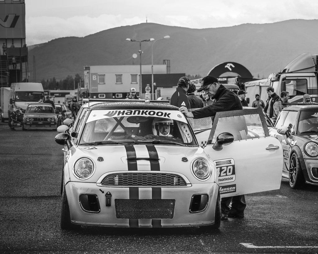 DSC05299_swx | Exklusive Motorsport-Fotografie aus Leipzig von TXO Media – für Rennfahrer, Teams & Sponsoren. Sausemuth liefert starke Bilder, die Emotion zeigen. Jetzt buchen & glänzen! - Realisiert mit Pictrs.com