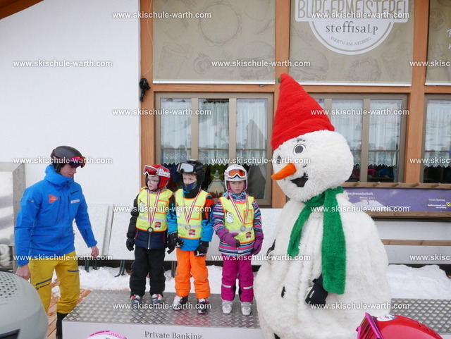 Gruppe Julius | Photos von der Skischule Warth - Realisiert mit Pictrs.com