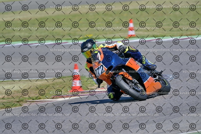 26BT01-1703 | 272 - Realisiert mit Pictrs.com