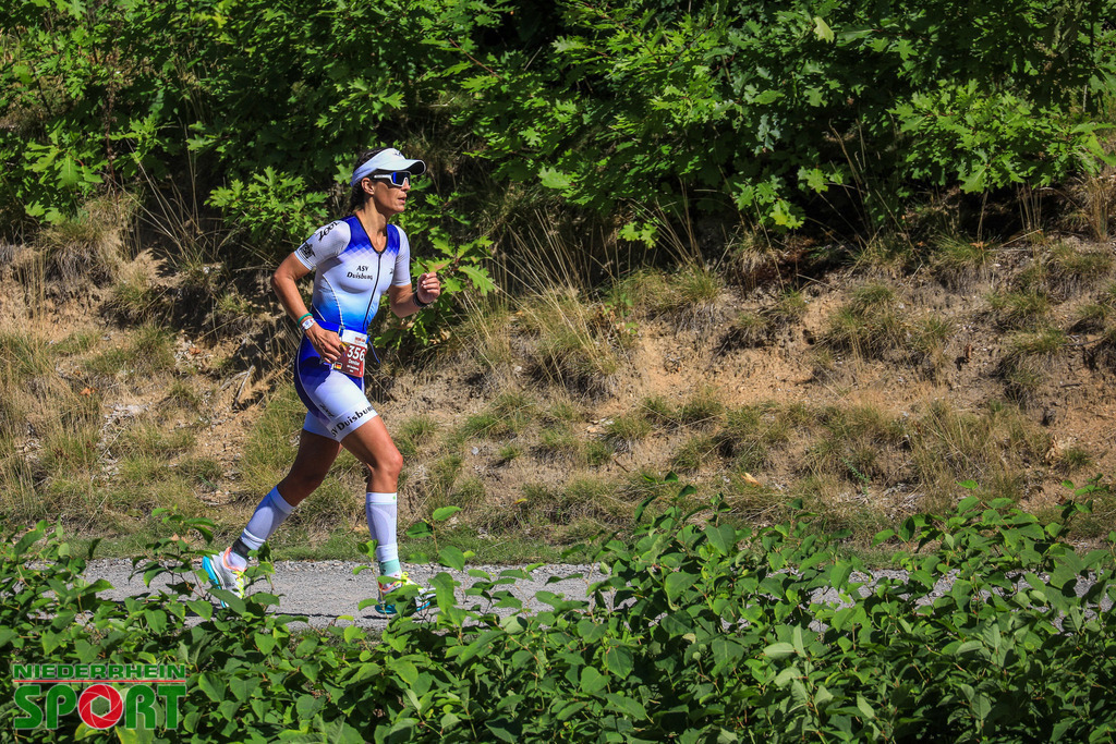 IRONMAN70-3-Duisburg-2025_Laufen_018 | Bildergalerie von Sport-Ereignissen aber auch von weiteren spannenden Dingen - nicht nur vom Niederrhein. In Anlehnung an den bekannten Spruch von Hanns Dieter Hüsch heißt das Motto: "Niederrhein ist überall".  - Realisiert mit Pictrs.com