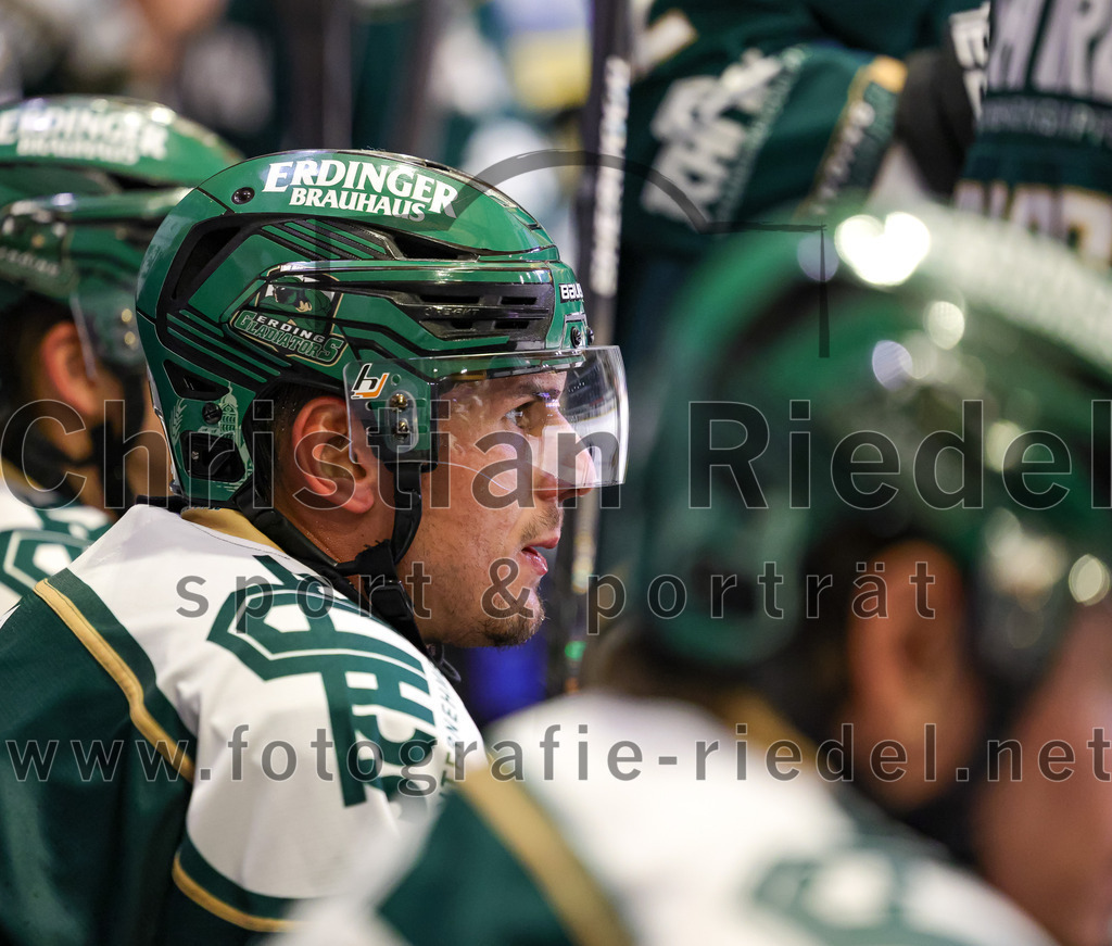 2025-09-26_039_TSV_Erding_gegen_SC_Riessersee | Erding, Deutschland, 26.09.2025:Eishockey, Oberliga Süd 2025 / 2026, 3. Spieltag, TSV Erding gegen SC Riessersee, Endergebnis: 3:5Louis Trattner (Erding Gladiators, #7)Foto: Christian Riedel / fotografie-riedel.net
