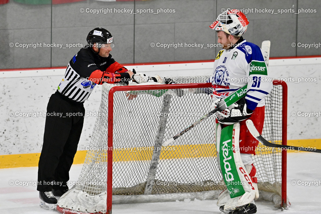 ESV Ferlach vs. UECR Eisbären Huben | LEITL Michael Referee, #31 Sicher Michael UECR EISBÄREN HUBEN, ESV Ferlach vs. UECR Eisbären Huben, ESV Ferlach vs. UECR Eisbären Huben am 31.10.2025 in Ferlach (HTC Eishalle Ferlach), Austria, (Photo by Bernd Stefan)