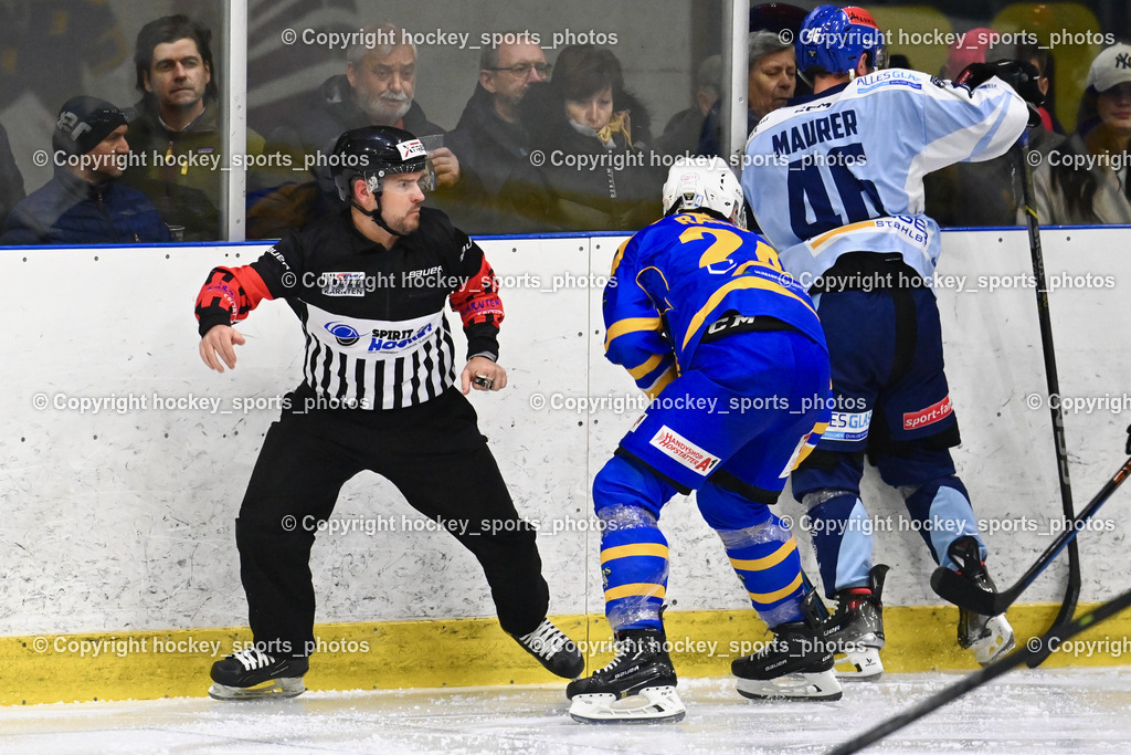EHC Althofen vs. ESC Steindorf 6.3.2024 | Widmann Florian Referee, #24 Rainer Oliver EHC Althofen, #46 Maurer Julian ESC Steindorf, EHC Althofen vs. ESC Steindorf 6.3.2024, EHC Althofen vs. ESC Steindorf am 06.03.2024 in Althofen (Stadthalle Althofen ), Austria, (Photo by Bernd Stefan)