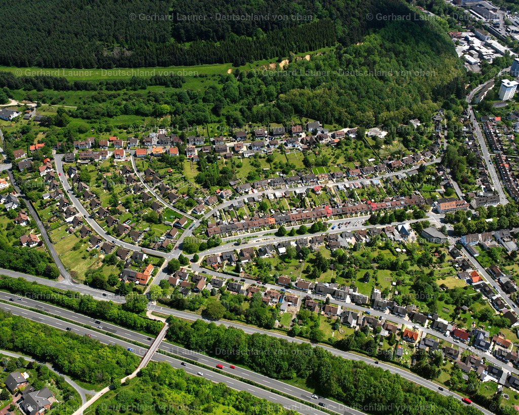 2638415 | GOSLAR OHLHOF 09.06.2006 Wohngebiet - Mischbebauung der Mehr- und Einfamilienhaussiedlung  in Ohlhof im Bundesland Niedersachsen, Deutschland // Residential area - mixed development of a multi-family housing estate and single-family housing estate  in Ohlhof in the state Lower Saxony, Germany Foto: Gerhard Launer