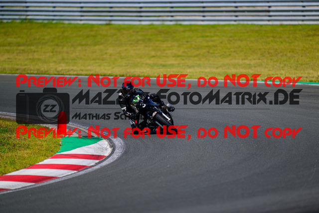 MaZZes_FotoMatrix_240725_6007705_6652 | GRUEN