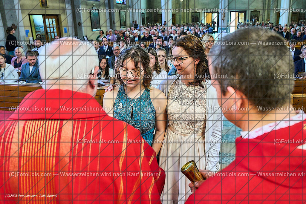 ALP2510_Pfarrfirmung Wieselburg_Sakrament der Firmung | (C)FotoLois.com, Alois Spandl, Pfarrfirmung in Wieselburg mit Firmspender Eduard Gruber (ehemaliger Generalvikar der Diözese St. Pölten), Sa 3. Juni 2023.