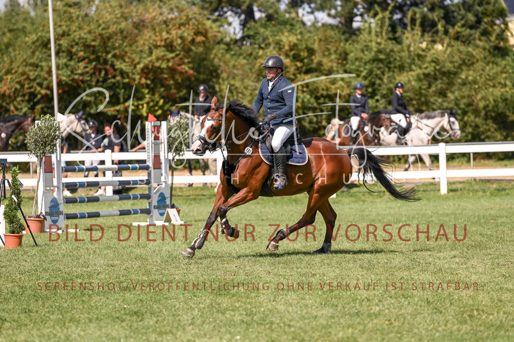 Schugtsche-Düren.2024-09.Springprf.L-165 | Schugtsche Fotografie - Realisiert mit Pictrs.com