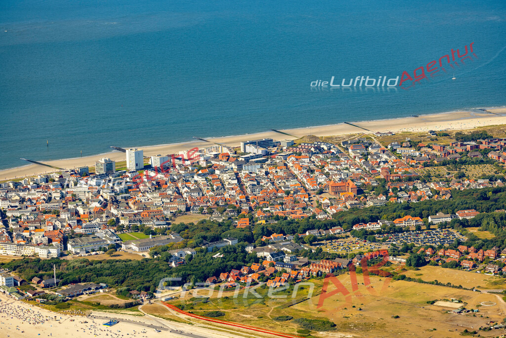 Aktuelles Luftbild von  Norderney - Die Luftaufnahme wurde 2022 mittels UL-Flugzeug erstellt ( keine Drohne ) - hochauflösende Kamera-Systeme von  Canon -Beste Qualität - Für grossformatige Ausdrucke geeignet. Die Geschenkidee !