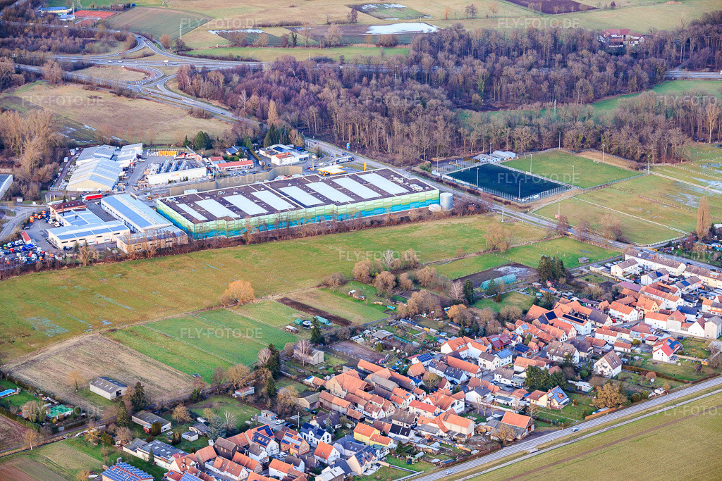Luftbild: Fast fertiggestelleter Neubau des Logistikpark der HANSAINVEST und DFI-Real-Estate Kandel für FRISCHEPLATTFORM SÜDWEST der Gemüsering Stuttgart GmbH im Ortsteil Minderslachen in Kandel im Bundesland Rheinland-Pfalz in Deutschland. – Foto: IMG_152888.jpg vom 16.01.2026 durch Werner Riehm/FLY-FOTO.de – Auflösung des Originals: 6000 x 4000 px – Entdecke HANSAINVEST | Kapital-verwaltungs-gesellschaft: Hansainvest – Gemüsering Stuttgart: Gemüseanbau, Obst und Gemüseproduktion, Foodservice – Unternehmensgruppe Hagedorn – dd-baumanagement.de – BREMER SE – k-eins architekturbüro GmbH Berlin Berlin – Immobilienprojekte | Baron Equity GmbH | Grünwald – DFI Real Estate - Driving Future Innovation
