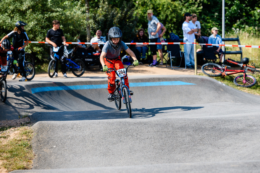 2025.05.31_869_4085-Eugen | German Pumptrack Series - Realisiert mit Pictrs.com