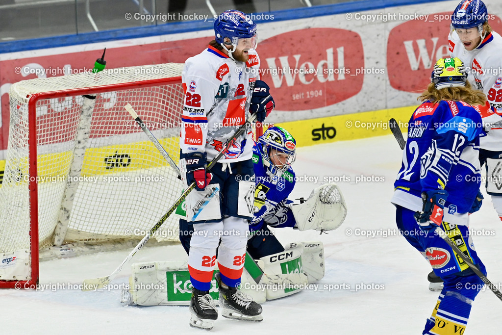 EC IDM Wärmepumpen VSV vs. HC Tiwag Innsbruck-Die Haie | #12 Pearson Chase EC VSV, #22 Ploner Valentin HC Innsbruck, #37 Swette Rene EC VSV, #92 Rassell Mark HC Innsbruck, EC IDM Wärmepumpen VSV vs. HC Tiwag Innsbruck-Die Haie, EC IDM Wärmepumpen VSV vs. HC Tiwag Innsbruck Die Haie am 13.12.2024 in Villach (Stadthalle Villach), Austria, (Photo by Bernd Stefan)