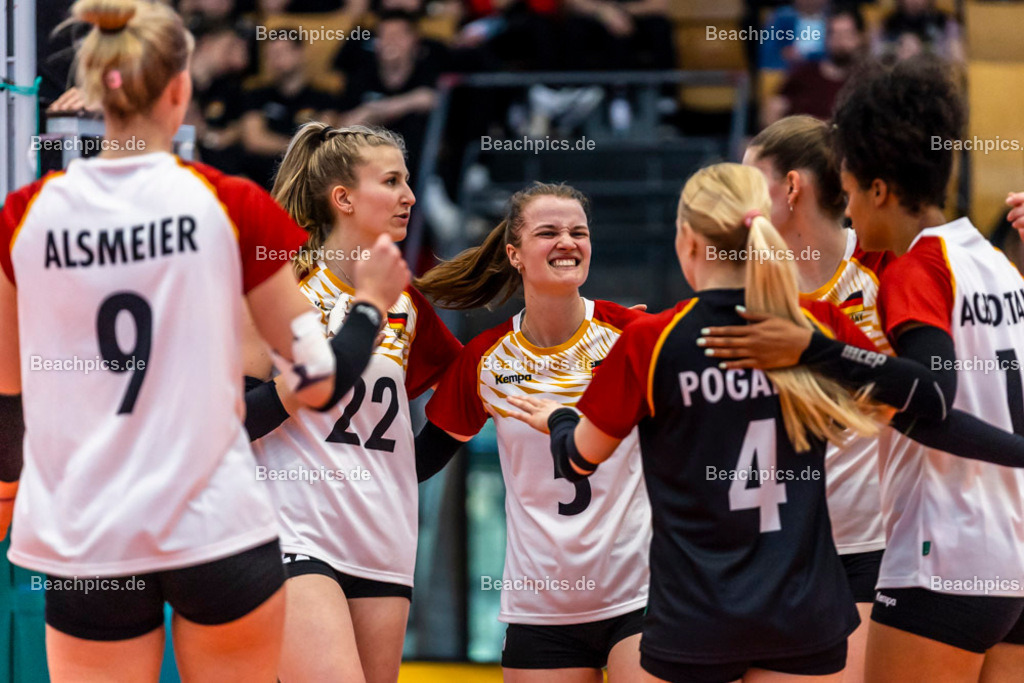 2023-00070970-Freundschaftsspiel-Deutschland-Ukraine | Jubel Corrina GLAAB GER mitte 20.05.2023; Berlin Foto: Gerold Rebsch - www.beachpics.de
