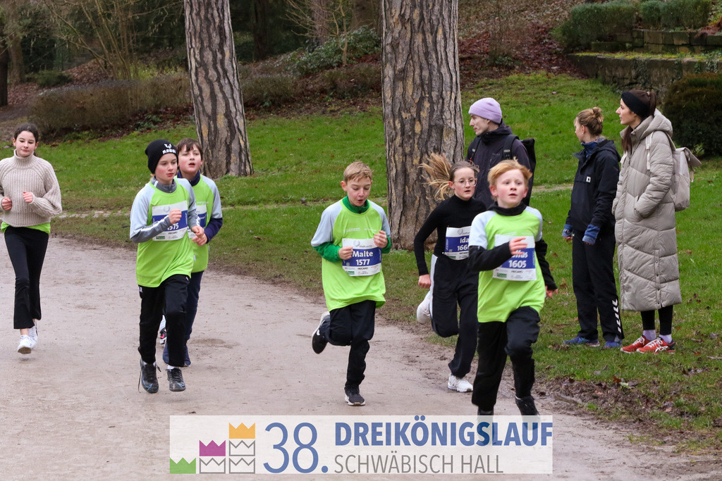 1700m Stadtwerke Jugendlauf | 3 Koenigslauf 2024 1700m Stadtwerke Jugendlauf - Realisiert mit Pictrs.com