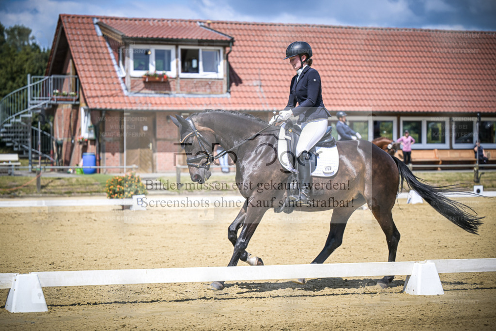 DOS_5150 | Entdecke hochwertige Reitturnierfotos von Foto Oger. Professionell, emotional und authentisch – jetzt Lieblingsmomente im Shop bestellen. - Realisiert mit Pictrs.com