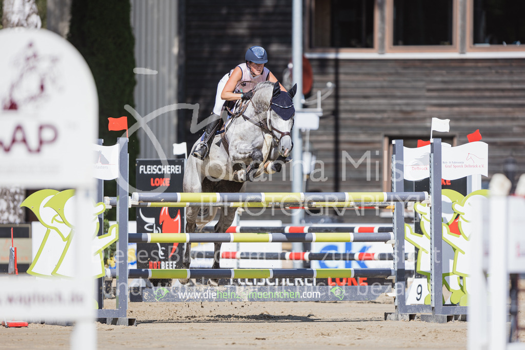 220824_Delbrueck_Stil-M1-218 | Deine schönsten Turniermomente als professionelle Fotos! Entdecke hochwertige Pferdesport-Fotografie im Online-Shop. Jetzt Fotos finden & bestellen!