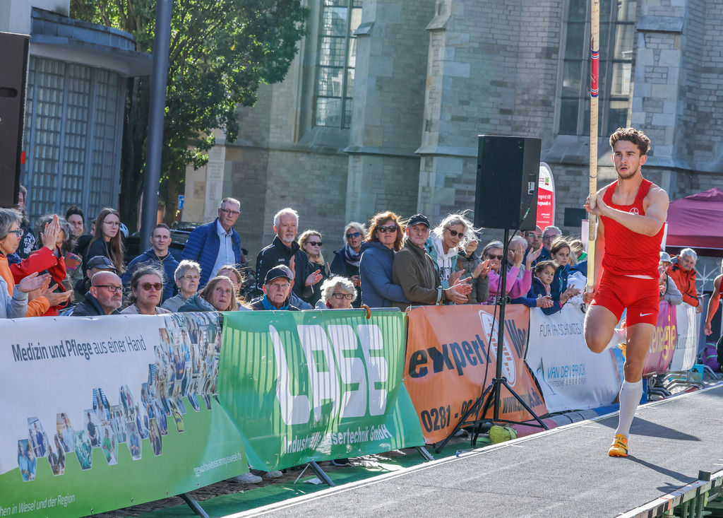 top-top.de 240913-113 | Foto, Video, Fotografie, Videografie, Fotobox, DJ, Discjockey, Musik, Musikbox, Veranstaltung, Photobooth, Amazon, Ebay, Buchtipp, Bestseller, Autor, Verlag, Buch, Wesel, Hamminkeln, NRW, Dinslaken, Rees, Drohne, Hochzeit, Party, Fotobox, Wesel, Fotograf