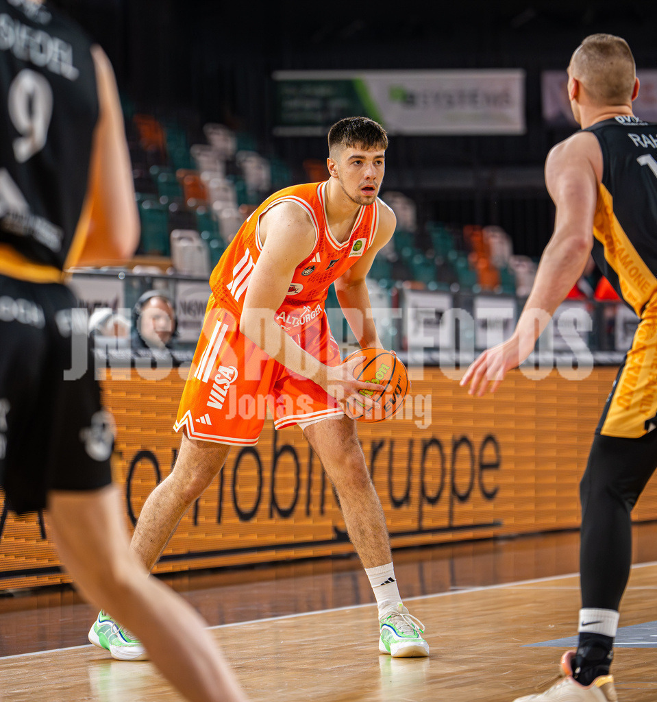 Basketball I Herren I Saison 2025-2026 I ProB Nord I 18. Spieltag I Rasta Vechta II - LOK Bernau-83 | Ivan Volf (44,Rasta Vechta II) - Realisiert mit Pictrs.com