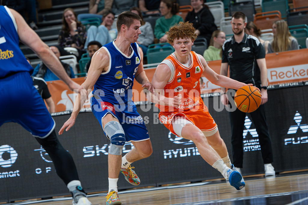 Basketball I Herren I Saison 2025-2026 I 2. Bundesliga ProB Nord I 23. Spieltag I RASTA Vechta II - EN Baskets Schwelm I 7771 | jns.sportfotos - Realisiert mit Pictrs.com