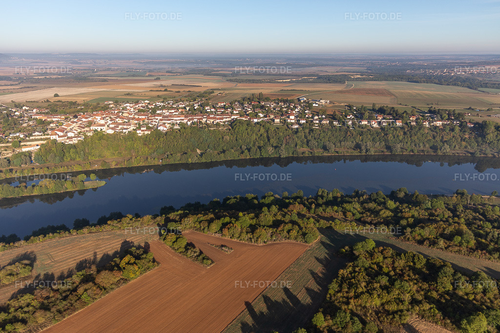 Luftbild: Ortsansicht in Villey-Saint-Étienne im Bundesland Meurthe-et-Moselle in Frankreich. Foto: IMG_118128.jpg vom 15.09.2019 durch Werner Riehm/FLY-FOTO.de