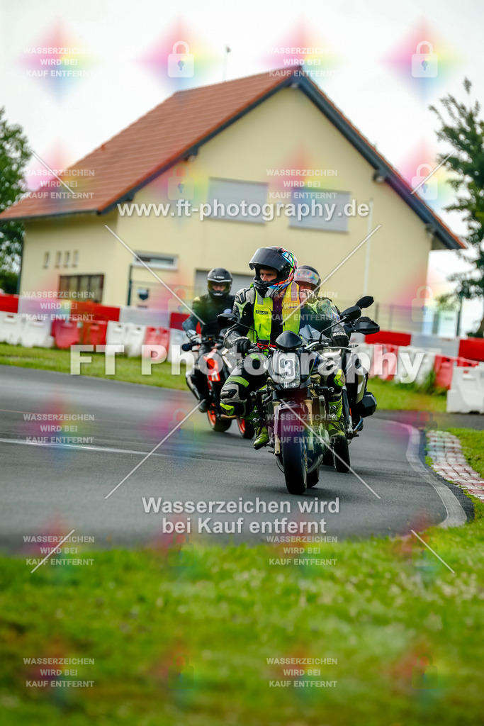 VBK-3883 | Hier findet Ihr Bilder von Touristenfahrten auf der Nürburgring Nordschleife oder von anderen Veranstaltungen die ich besucht habe. Viel Spass beim Durch Schauen 