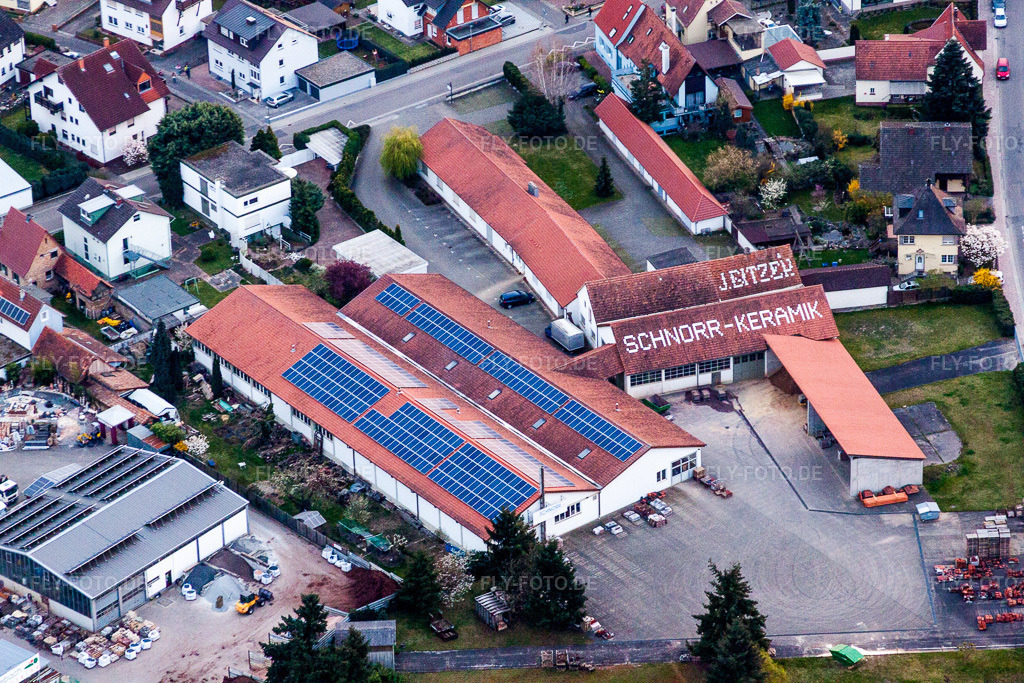 Luftbild: Werksgelände Schnorr Keramik GmbH in Rheinzabern im Bundesland Rheinland-Pfalz in Deutschland. Foto: IMG_63589.jpg vom 28.03.2014 durch Werner Riehm/FLY-FOTO.de