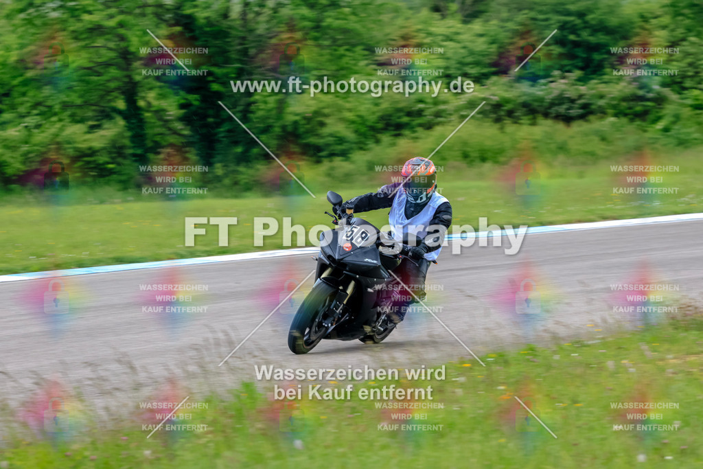 MotoTeam-3165 | Hier findet Ihr Bilder von Touristenfahrten auf der Nürburgring Nordschleife oder von anderen Veranstaltungen die ich besucht habe. Viel Spass beim Durch Schauen 