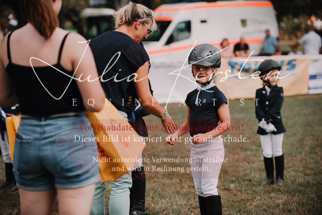 DSC_6371 | Pferde- und Turnierfotografie in Westsachsen. Pferdeportraits, Auftragszeichnungen und intuitive Kunst.