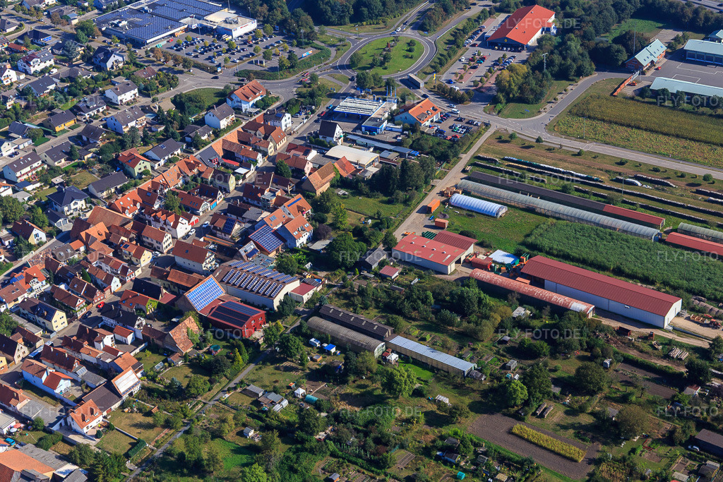 Luftbild: Landwirtschaftliche Hallen am Ettenbaum in Kandel im Bundesland Rheinland-Pfalz in Deutschland. Foto: IMG_094969.jpg vom 24.09.2016 durch Werner Riehm/FLY-FOTO.de