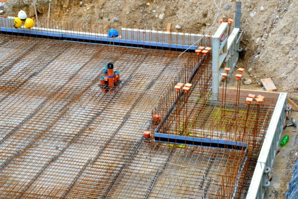 bib-lg04-betonarbeiten-0080 | Nach LV-Leistungsgruppen sortierte Detailfotos über den Bau eines Hauses. Alle Hausbau-Bilder direkt vom Urheber und Autor der Website Haus-Selber-Bauen.com